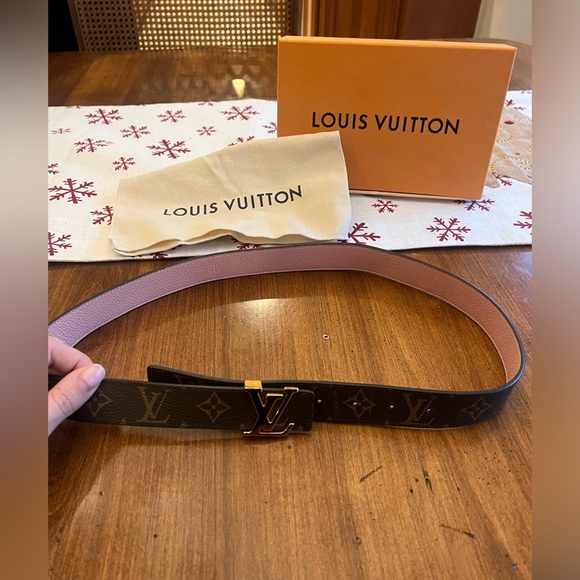LV Initiales Reversible Belt - Picture 6 of 13